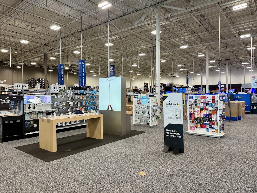 Photo 3 of Best Buy
